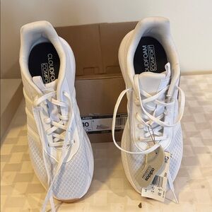 Brand new ladies, Adidas sneakers with cloud foam